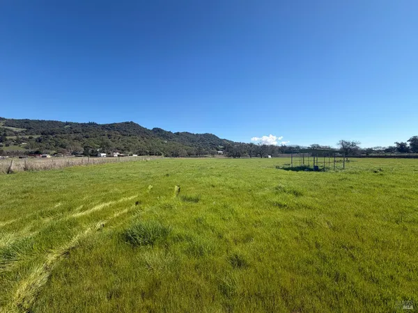 $575,000 | 585 Hunter Lane, Santa Rosa, CA 95404