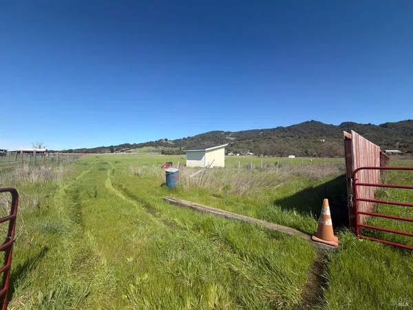 $575,000 | 585 Hunter Lane, Santa Rosa, CA 95404