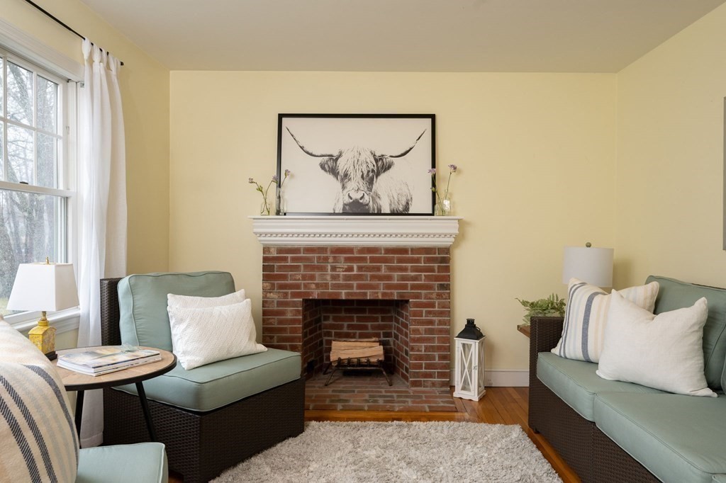 2 Playground Road Hingham, MA 02043 - Photo 4 of 33