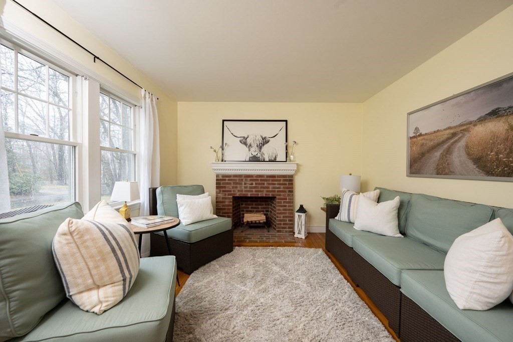 2 Playground Road Hingham, MA 02043 - Photo 5 of 33