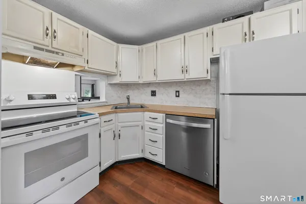 $239,900 | 98 Rising Trail Drive, Unit 98, Middletown, CT 06457