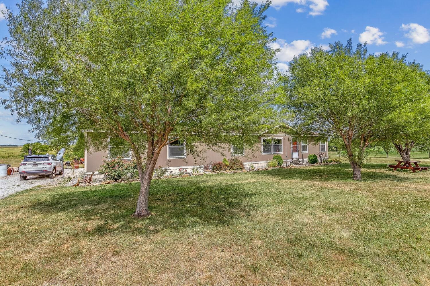 1442 Highway 160 Moline, KS 67353 - Photo 4 of 36