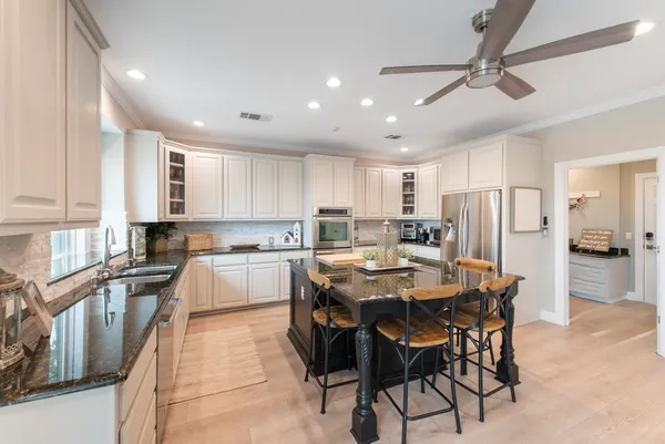 $1,968,500 | 10724 Bay Laurel Trail, Austin, TX 78750
