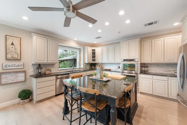 $1,968,500 | 10724 Bay Laurel Trail, Austin, TX 78750