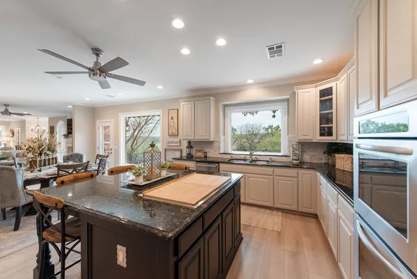 $1,968,500 | 10724 Bay Laurel Trail, Austin, TX 78750