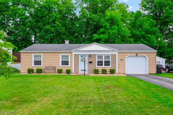 $214,900 | 1423 Bexley Drive, Youngstown, OH 44515