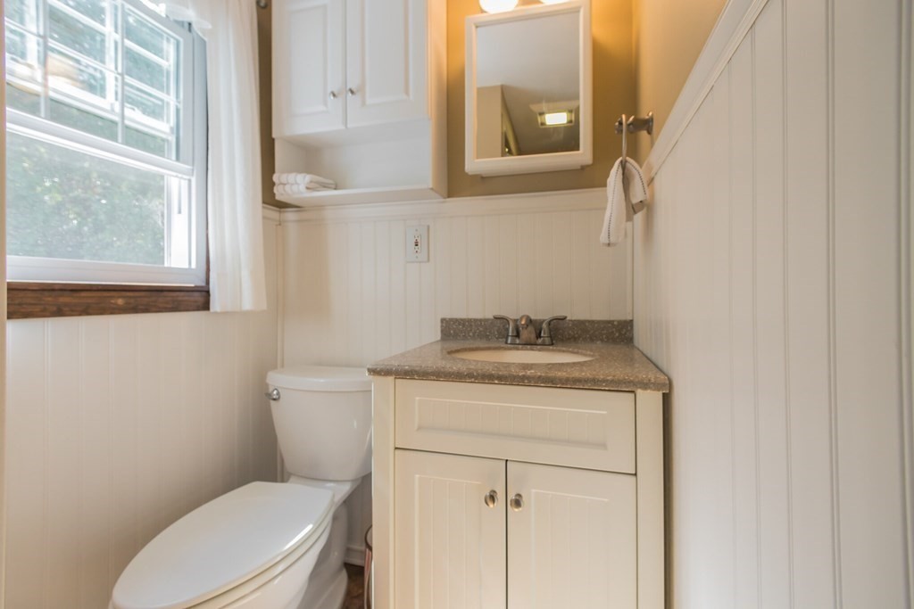 54 Davis Road Chelmsford, MA 01824 - Photo 18 of 36