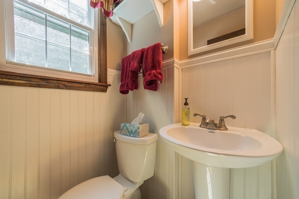 54 Davis Road Chelmsford, MA 01824 - Photo 8 of 36