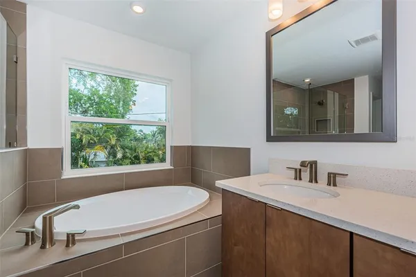 $5,500 | 1701 25th Avenue North, St. Petersburg, FL 33713