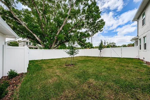 $5,500 | 1701 25th Avenue North, St. Petersburg, FL 33713