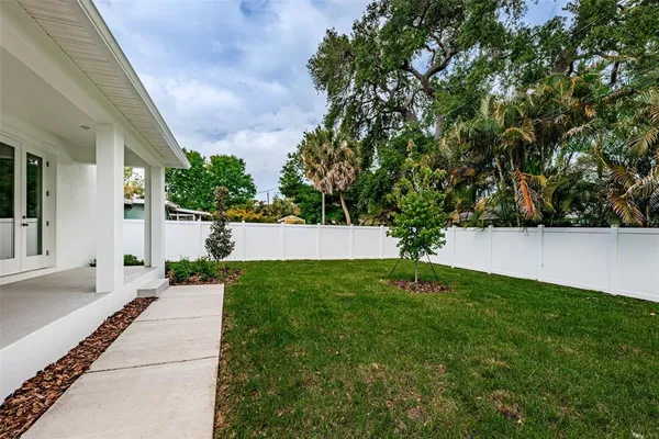 $5,500 | 1701 25th Avenue North, St. Petersburg, FL 33713