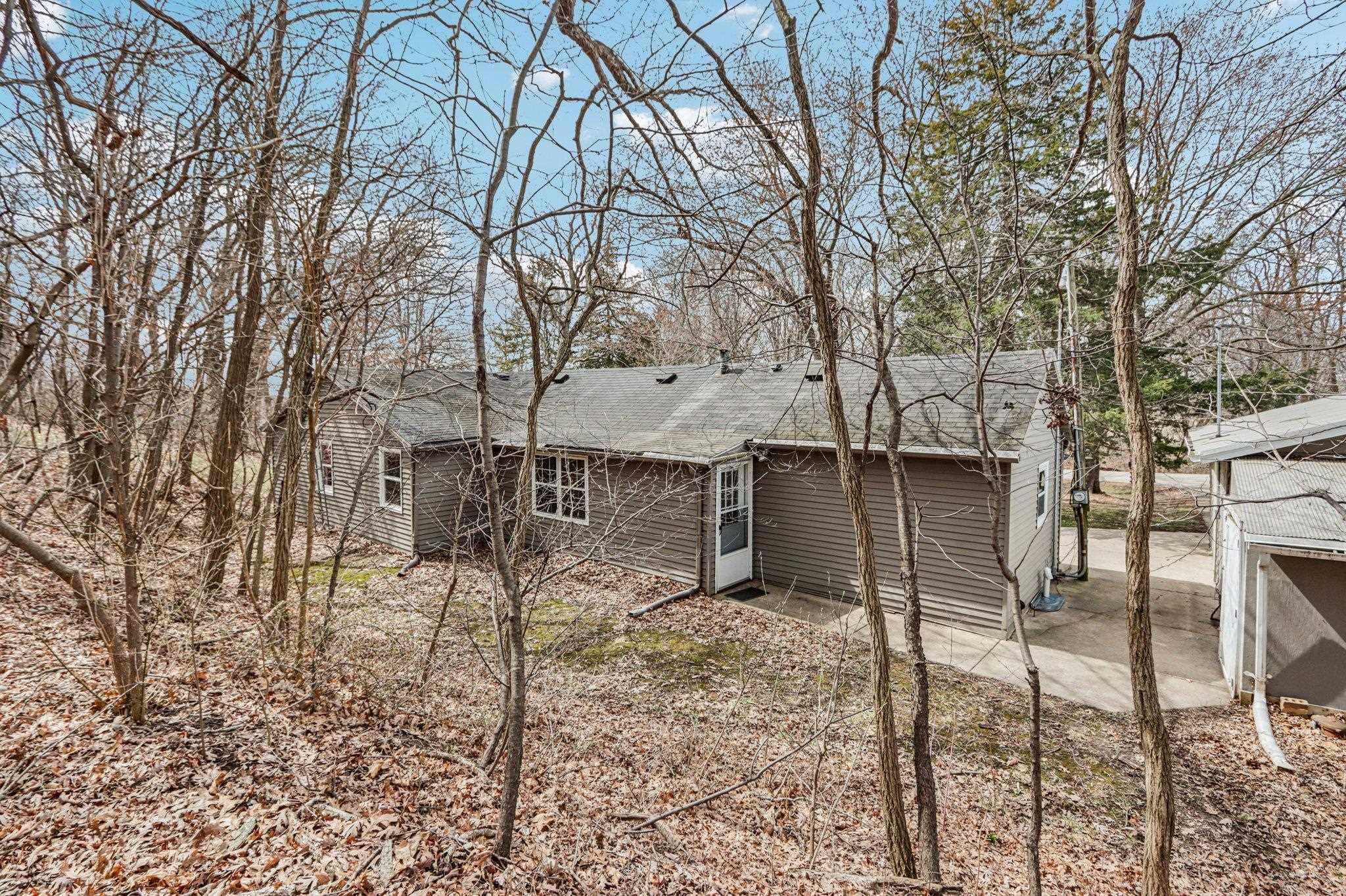 5040 Crestview Road Marshall, WI 53559 - Photo 4 of 39