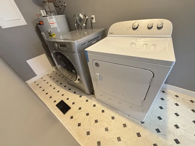 $1,895 | 222 South Valley Road, Hendersonville, TN 37075