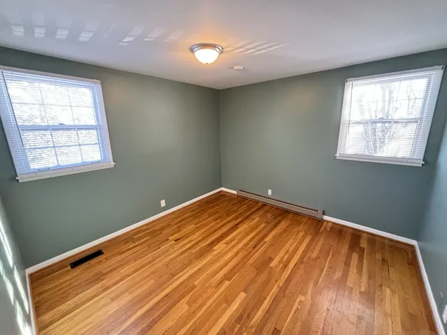 $1,895 | 222 South Valley Road, Hendersonville, TN 37075