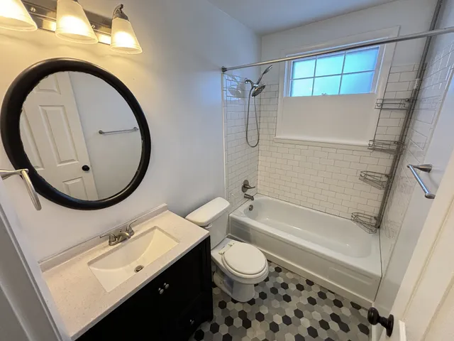 $1,895 | 222 South Valley Road, Hendersonville, TN 37075