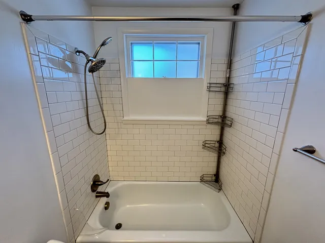 $1,895 | 222 South Valley Road, Hendersonville, TN 37075