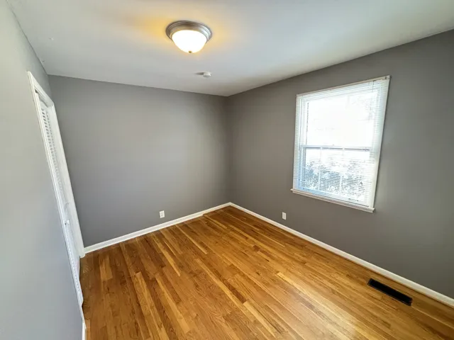 $1,895 | 222 South Valley Road, Hendersonville, TN 37075