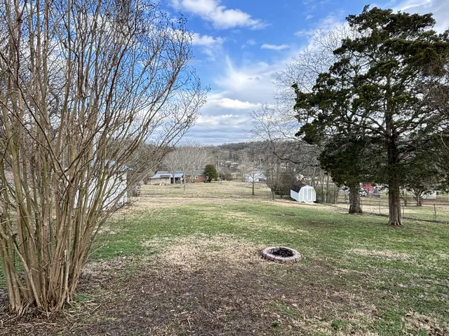 $1,895 | 222 South Valley Road, Hendersonville, TN 37075