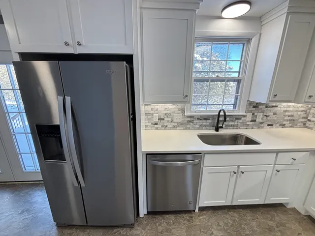 $1,895 | 222 South Valley Road, Hendersonville, TN 37075