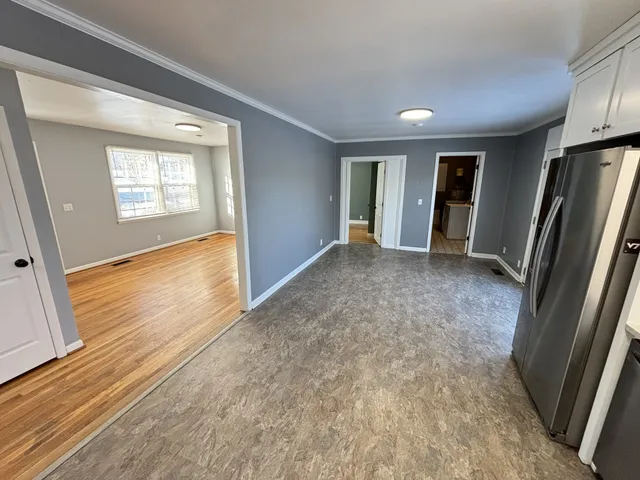 $1,895 | 222 South Valley Road, Hendersonville, TN 37075