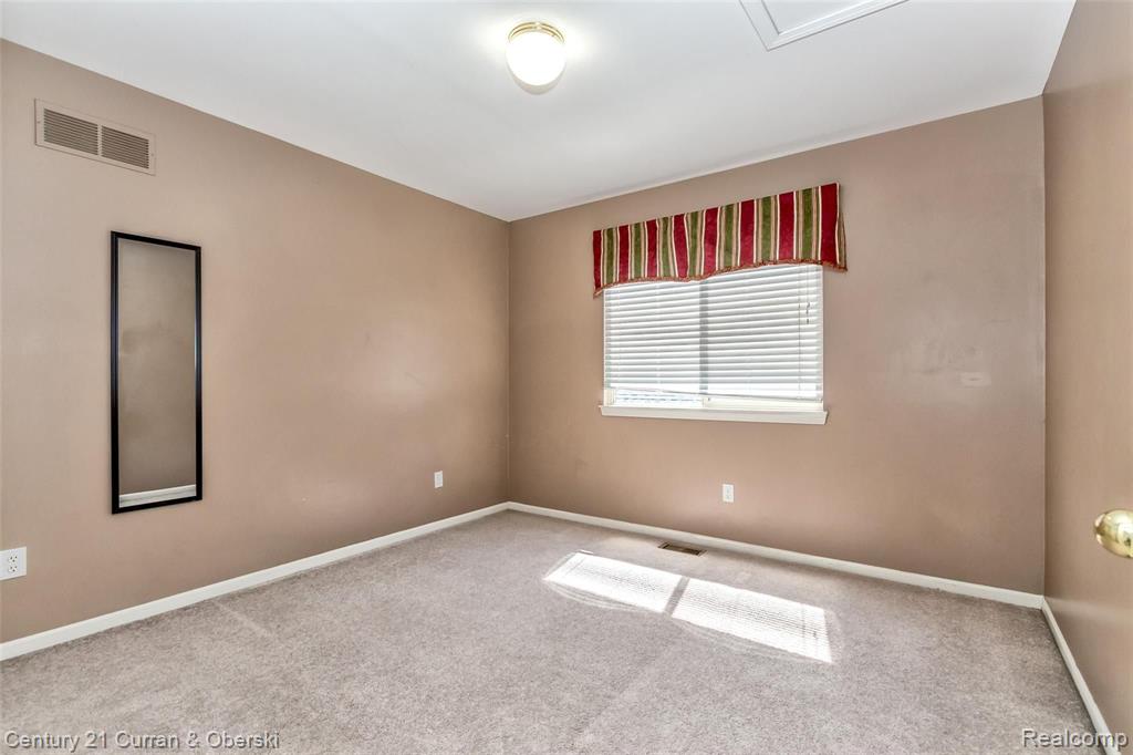 9721 Stark Road Livonia, MI 48150 - Photo 31 of 44