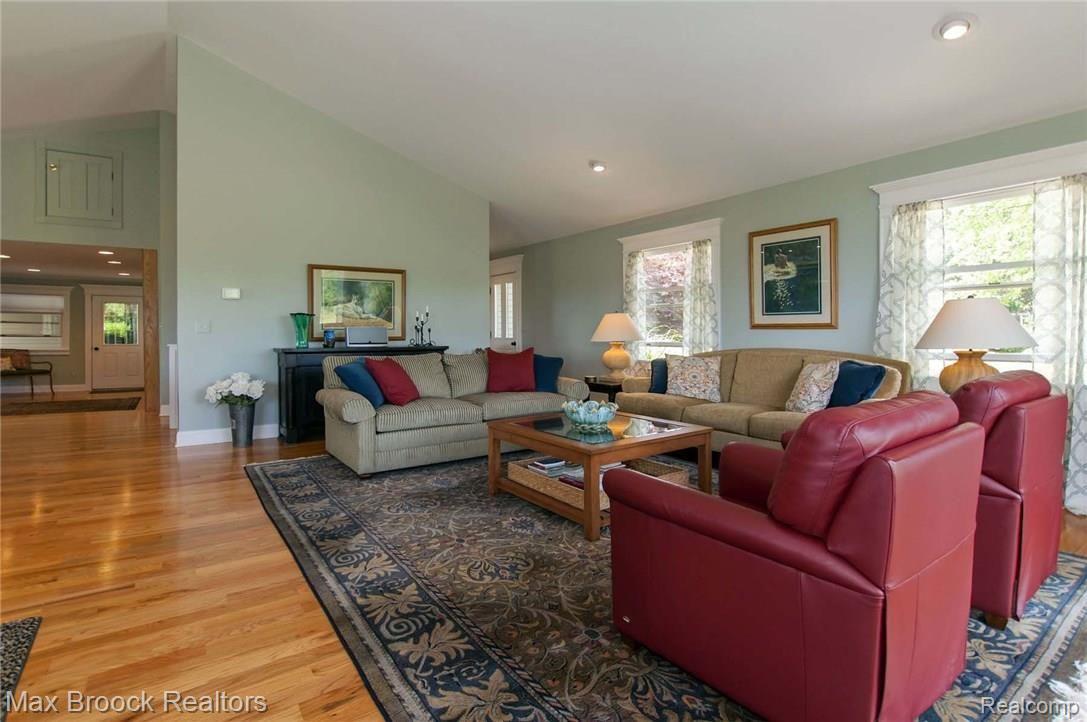 2592 Hadley Road Lapeer, MI 48446 - Photo 13 of 68 8.jpg