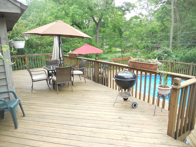 97 Monee Road Park Forest, IL 60466 - Photo 23 of 25 a view of a patio with a table