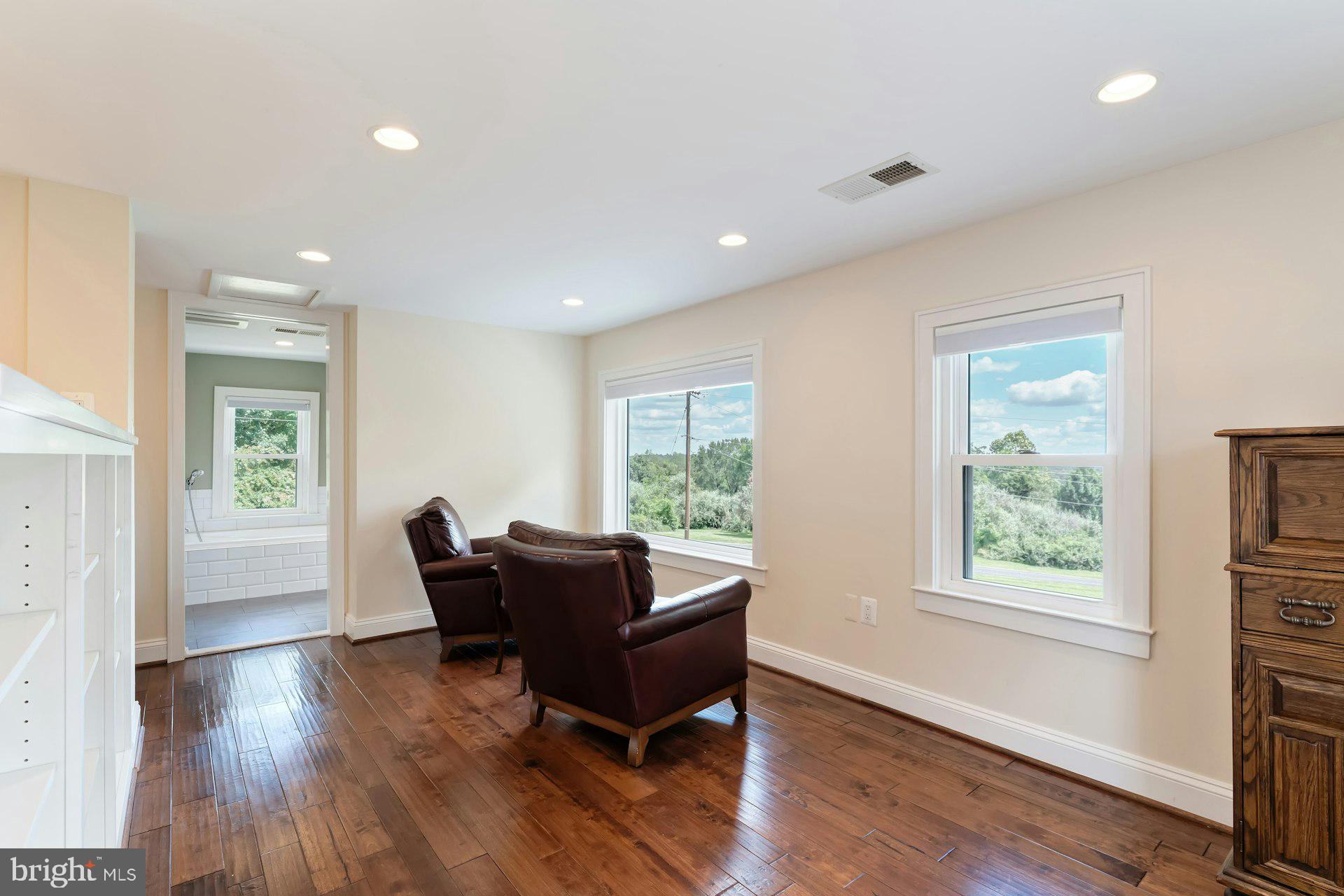 16555 Old Waterford Road Paeonian Springs, VA 20129 - Photo 53 of 92 a living room with furniture and a window