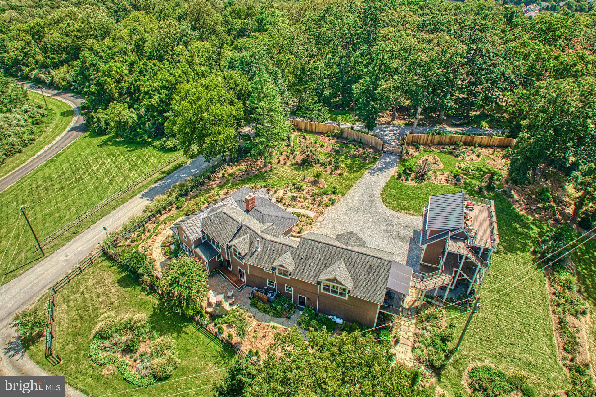 16555 Old Waterford Road Paeonian Springs, VA 20129 - Photo 83 of 92 an aerial view of a house with a garden