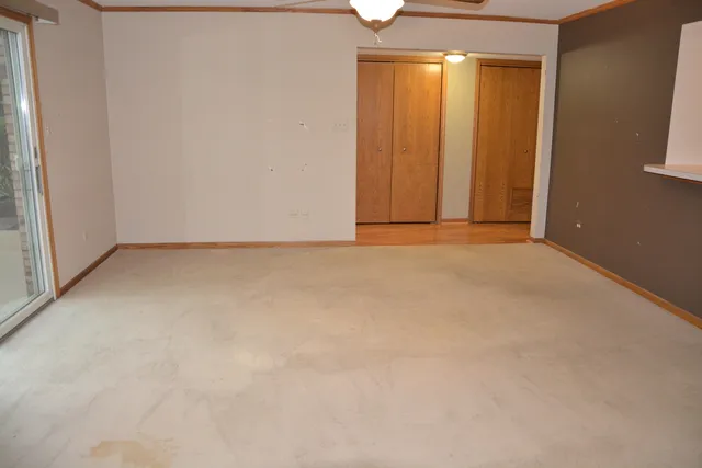 $299,900 | 17155 Kamp Court, Unit 9, Tinley Park, IL 60487