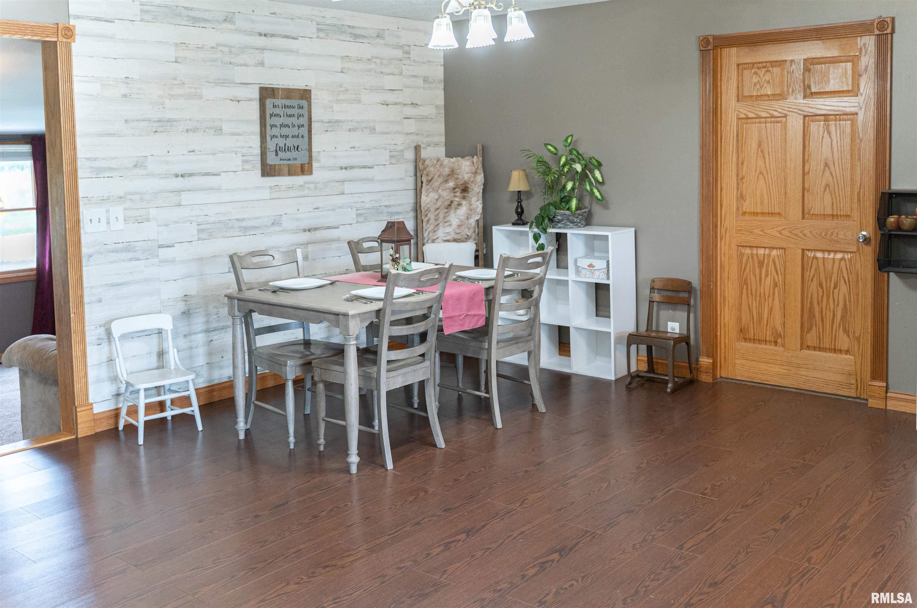 900 Main Street Manchester, IL 62082 - Photo 19 of 72 Gallery Image 19