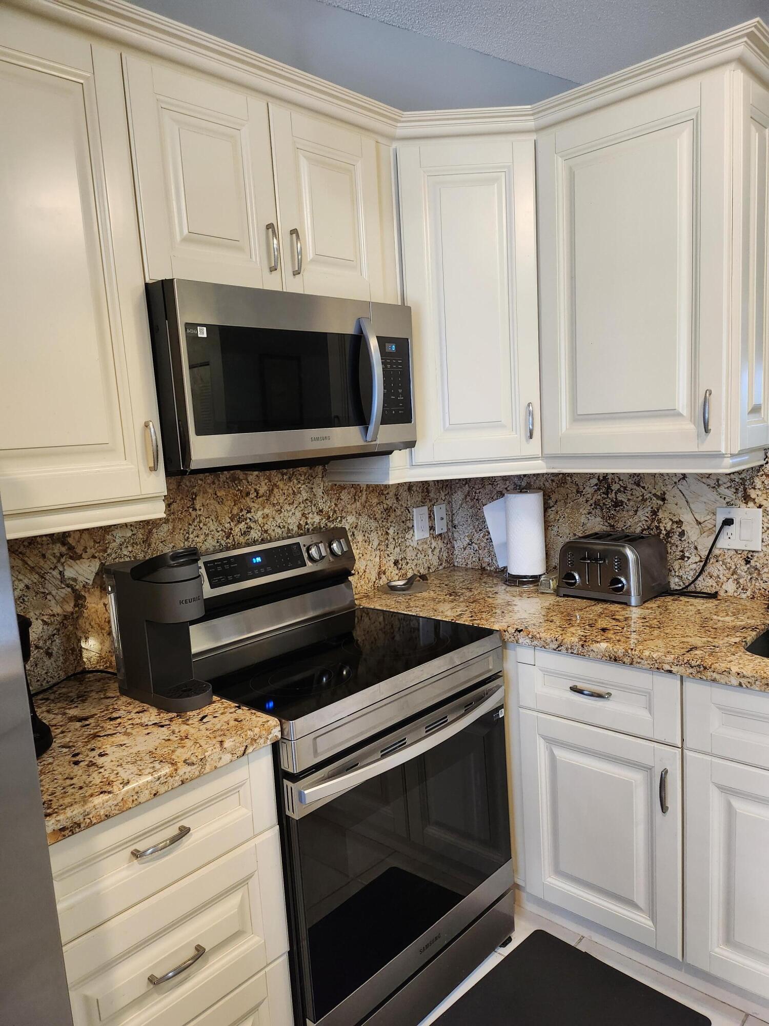 8951 Sunnywood Place Boca Raton, FL 33496 - Photo 10 of 47 8951 SUNNYWOOD PL Boca kitchen4