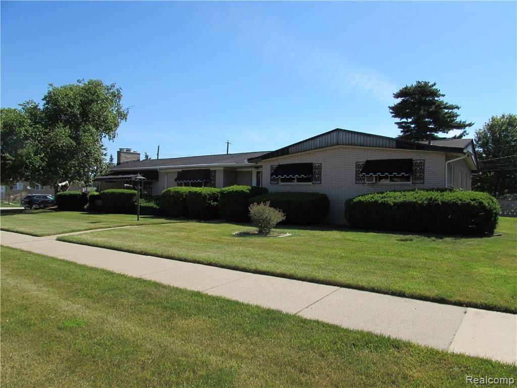 15325 Reeck Road Southgate, MI 48195 - Photo 2 of 34 IMG_1243.JPG