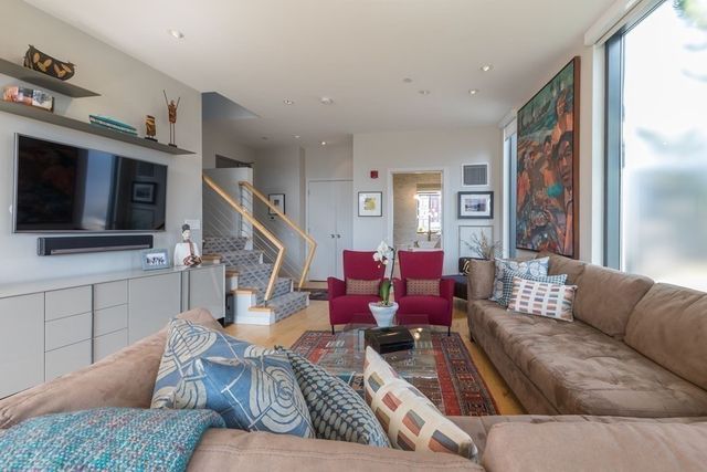 $2,925,000 | 346 Congress Street, Unit PH3, Boston, MA 02210