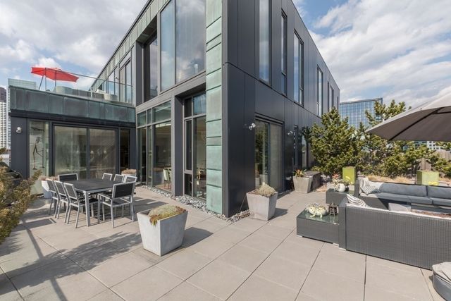 $2,925,000 | 346 Congress Street, Unit PH3, Boston, MA 02210