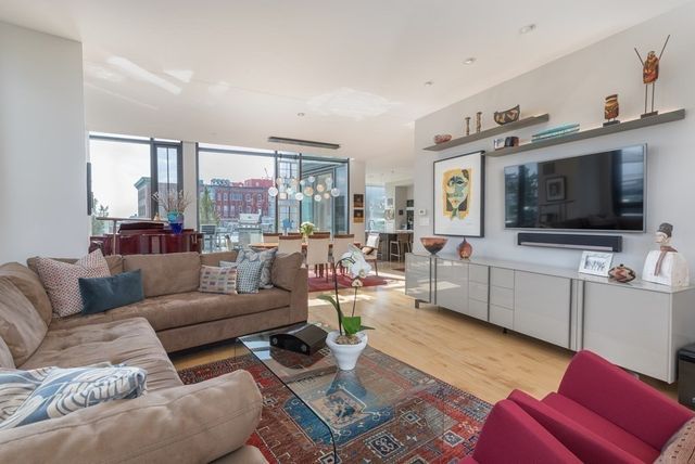$2,925,000 | 346 Congress Street, Unit PH3, Boston, MA 02210