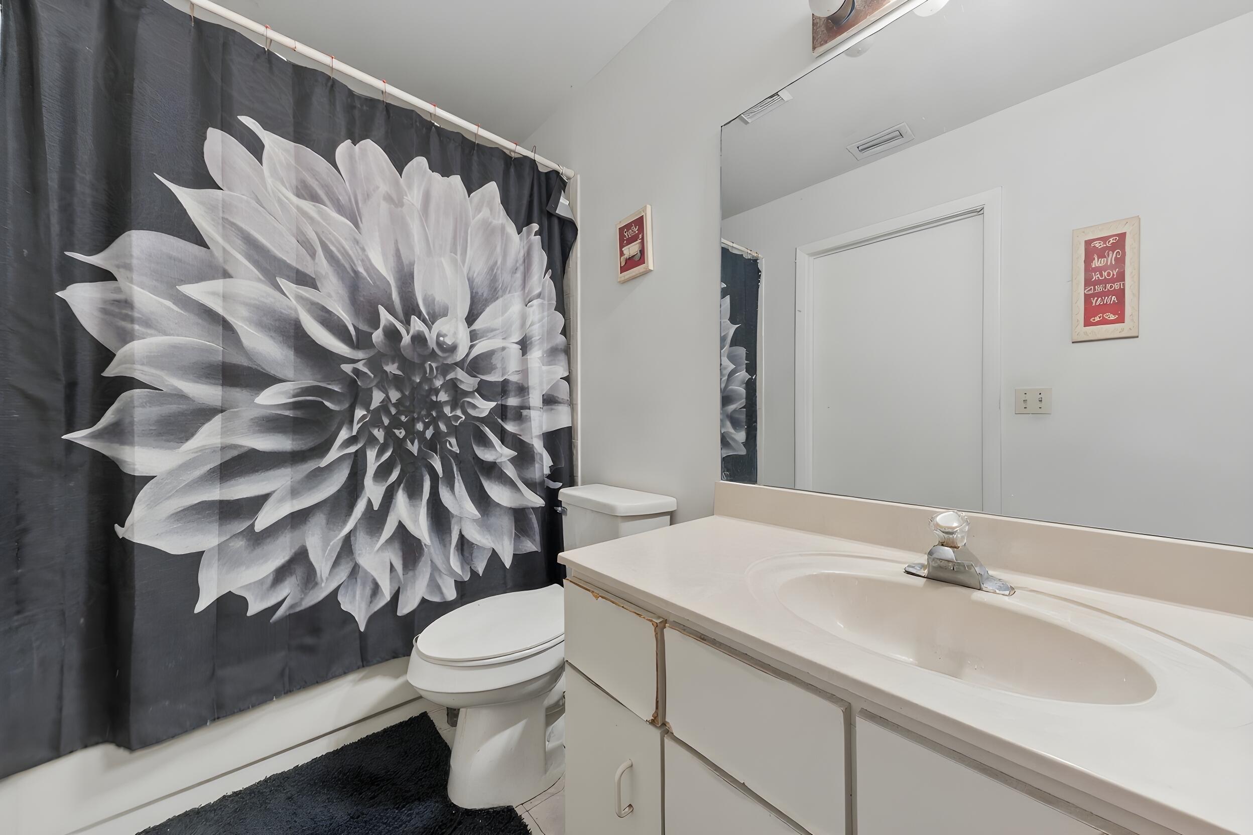 22564 Middletown Drive Boca Raton, FL 33428 - Photo 13 of 15 Second Bathroom