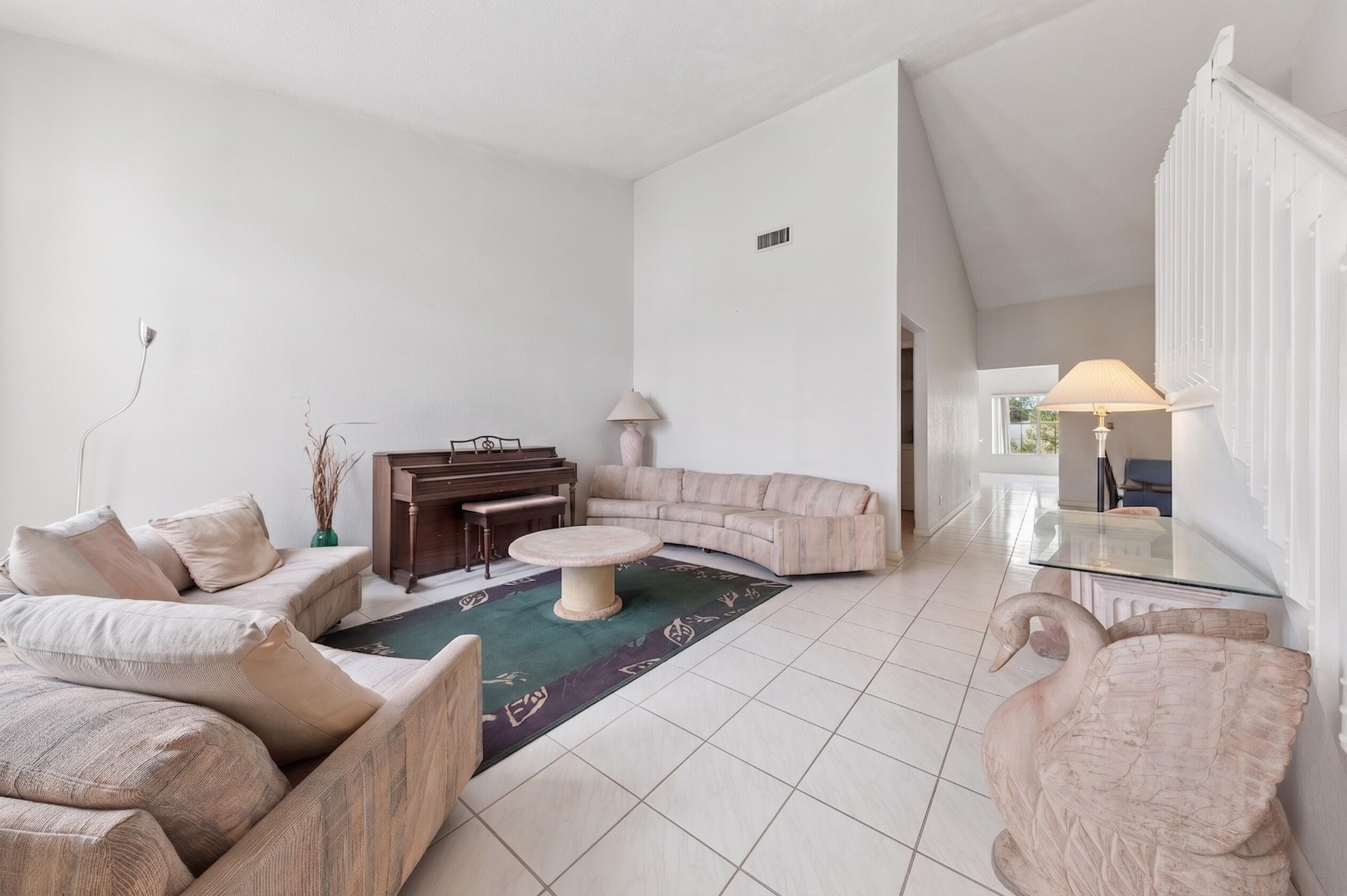 22564 Middletown Drive Boca Raton, FL 33428 - Photo 2 of 15 Living Room