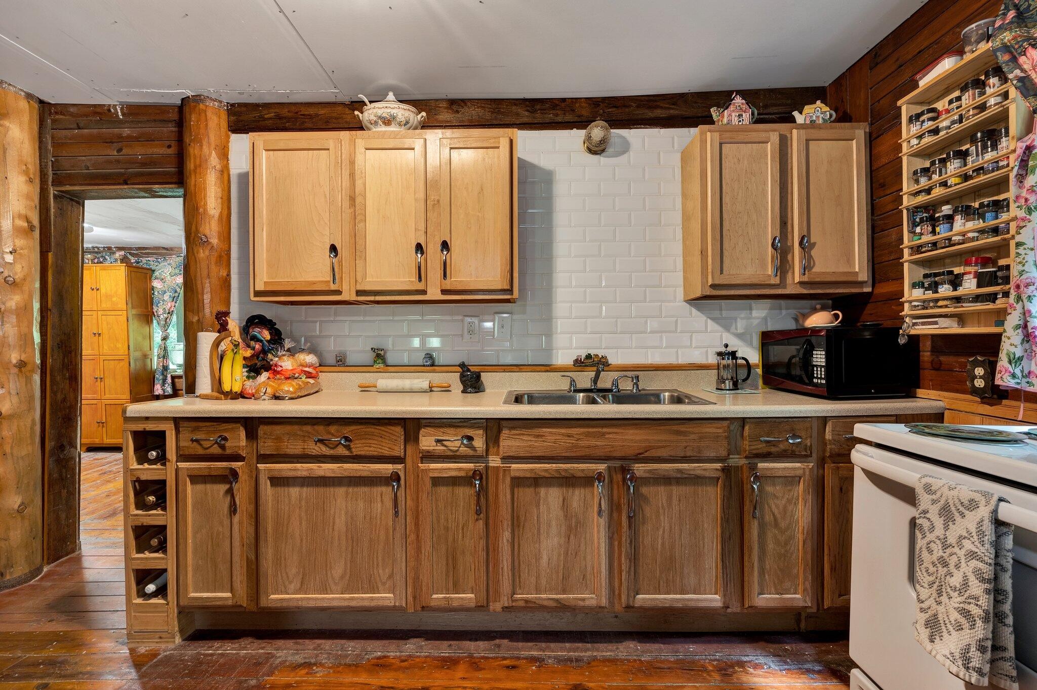 1312 Rafter Road Tellico Plains, TN 37385 - Photo 8 of 37 Gallery Image 8