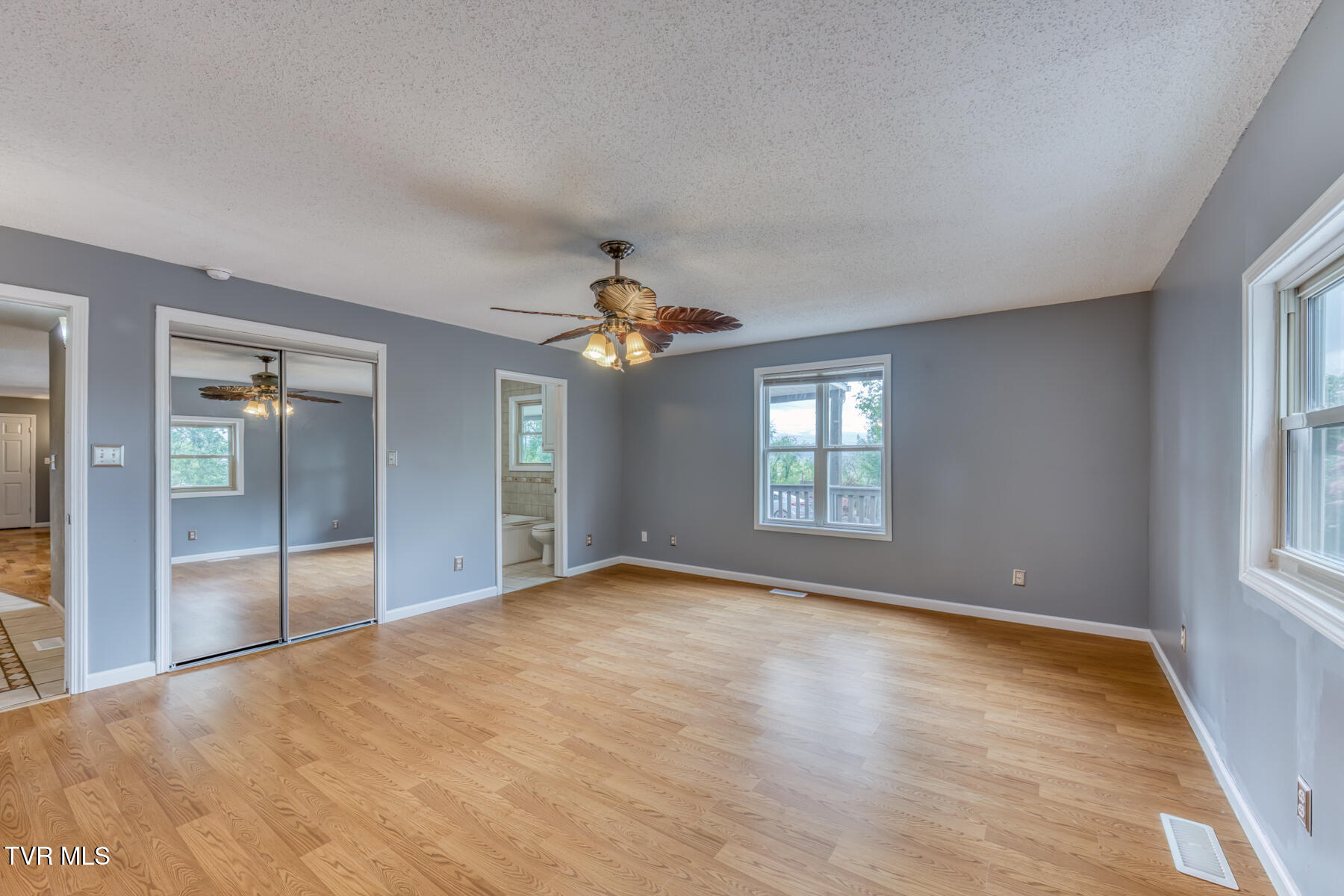 518 V I Ranch Road Bristol, TN 37620 - Photo 17 of 42 MASTER SUITE 2