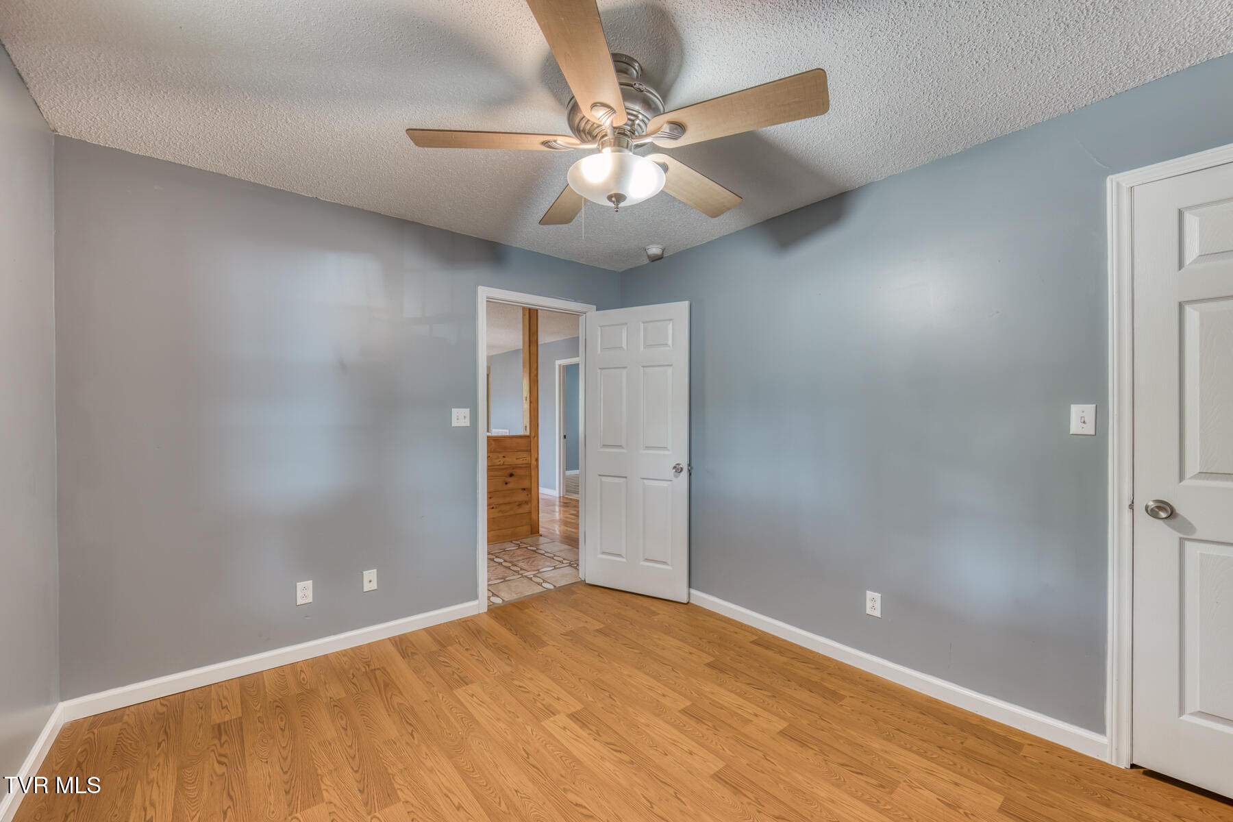 518 V I Ranch Road Bristol, TN 37620 - Photo 25 of 42 4TH BEDROOM 2ND SHOT