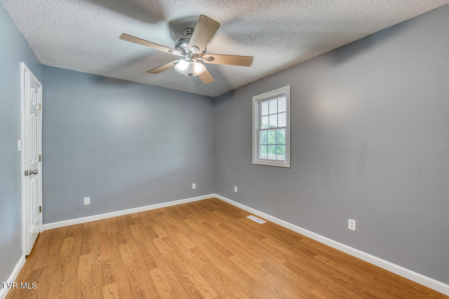 518 V I Ranch Road Bristol, TN 37620 - Photo 26 of 42 4TH BEDROOM