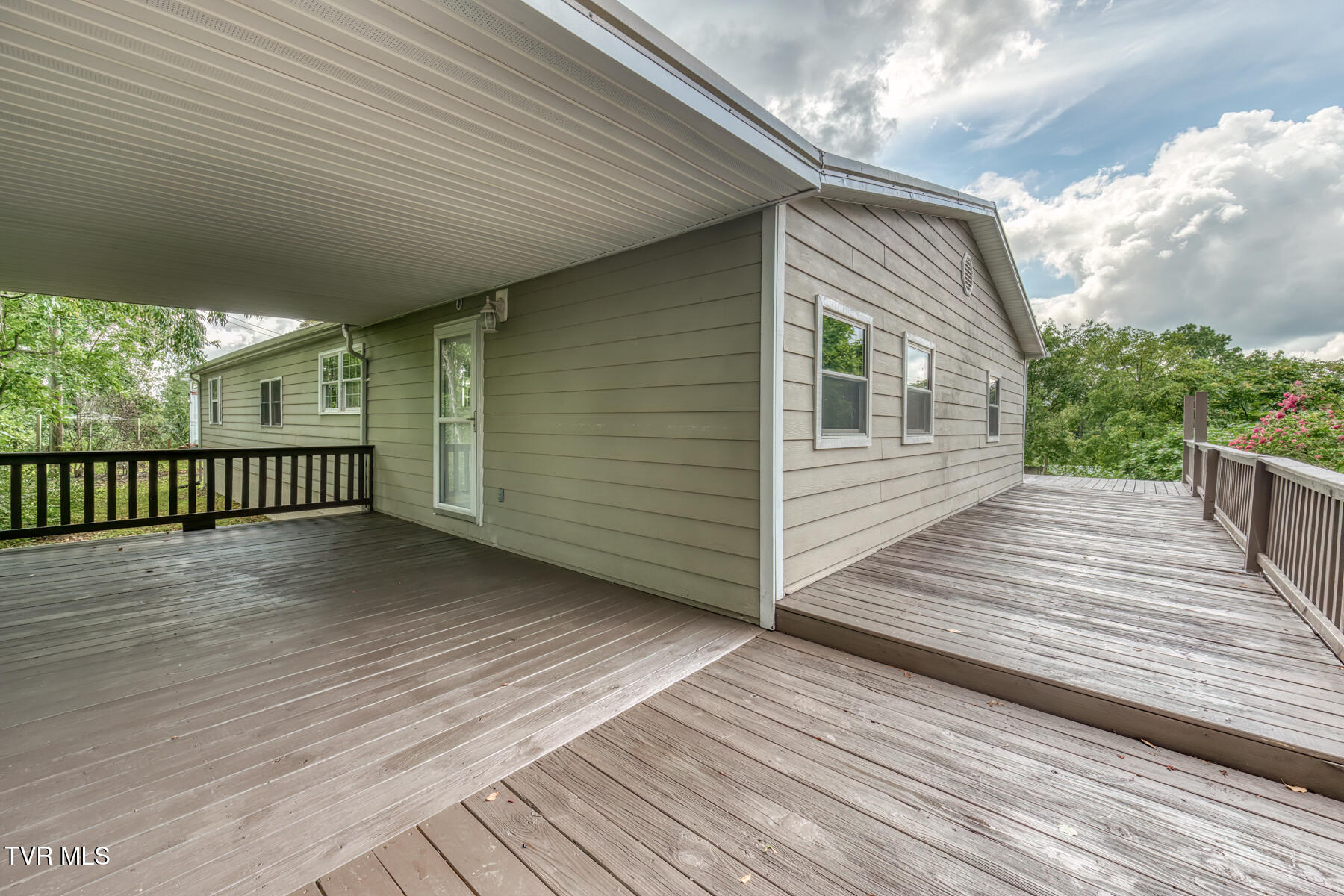 518 V I Ranch Road Bristol, TN 37620 - Photo 29 of 42 BACK PORCH