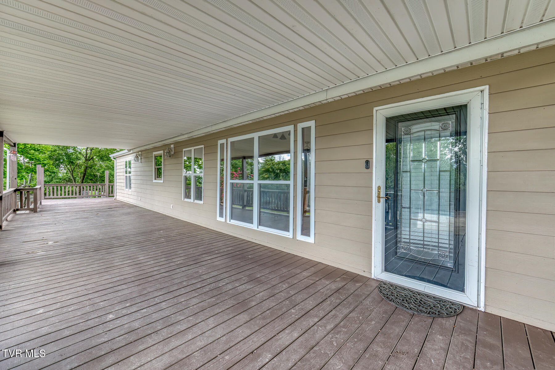 518 V I Ranch Road Bristol, TN 37620 - Photo 3 of 42 front porch
