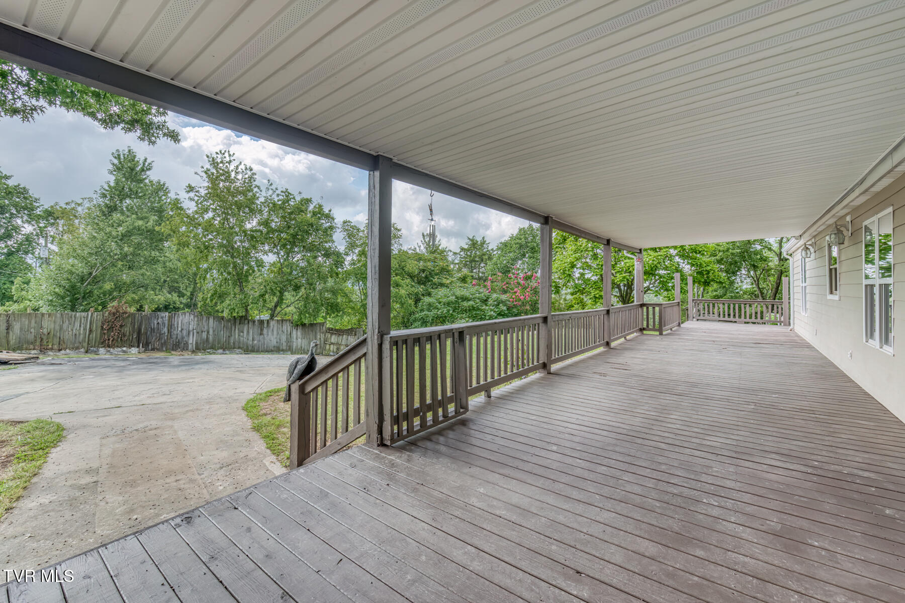 518 V I Ranch Road Bristol, TN 37620 - Photo 6 of 42 porch