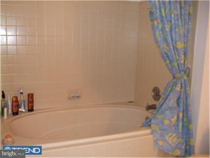 602 Wharton Road Mount Laurel, NJ 08054 - Photo 9 of 10 Bathroom