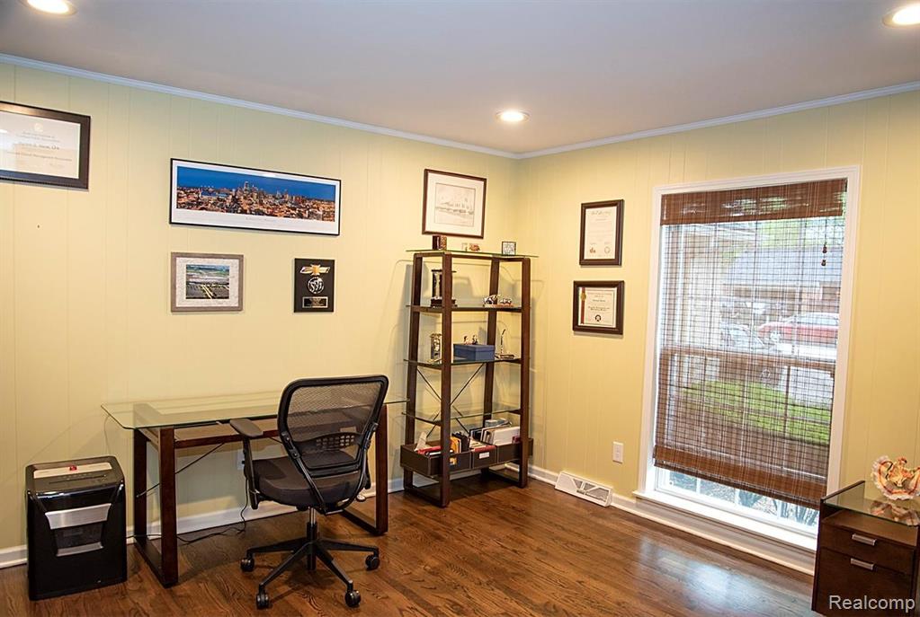 35897 Charter Crest Road Farmington Hills, MI 48335 - Photo 11 of 21