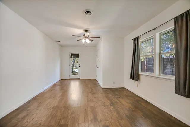 $549,000 | 1601 East 19th Street, Georgetown, TX 78626