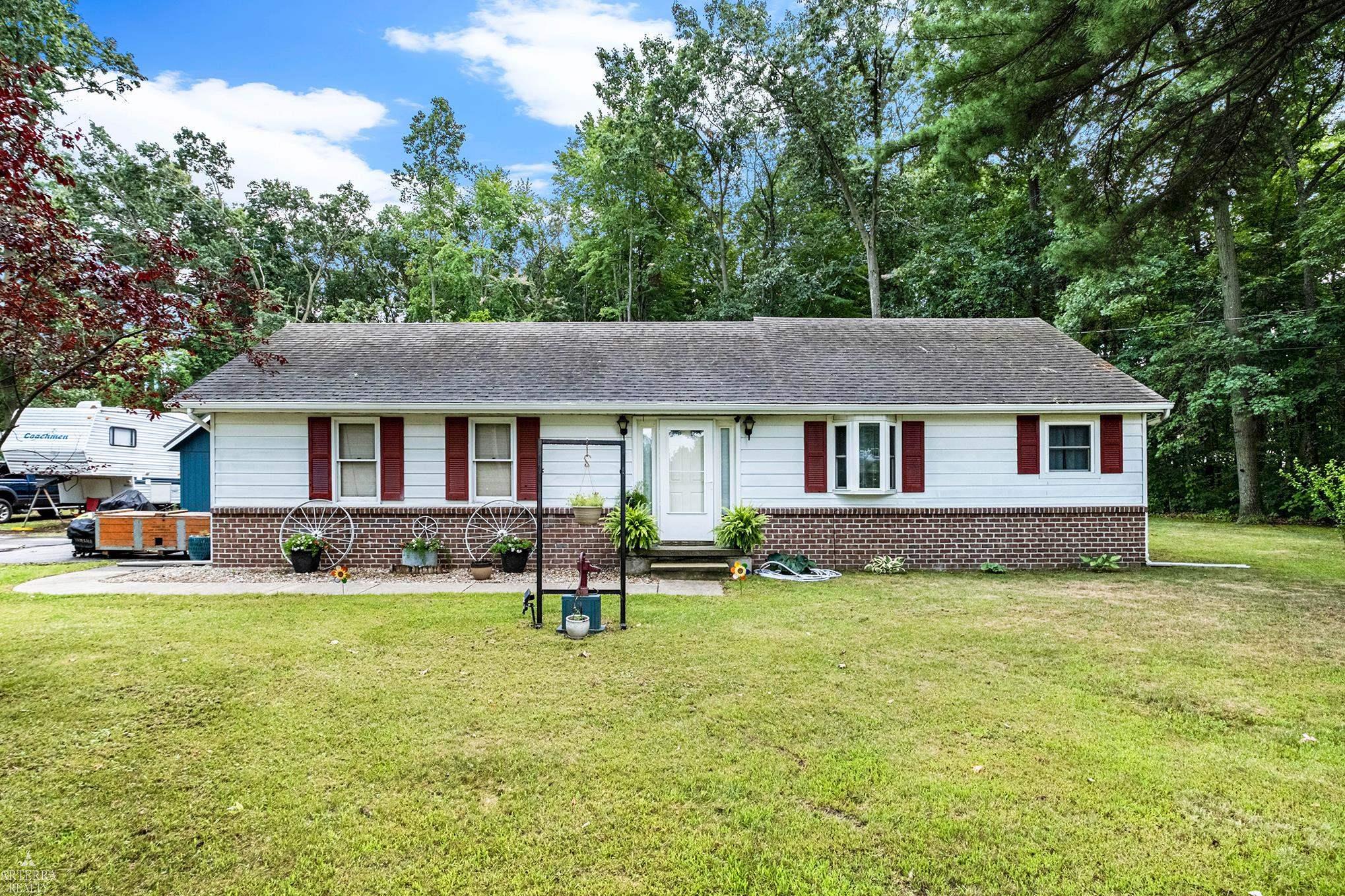 4307 West Erie Road Temperance, MI 48182 - Photo 2 of 24 50088657-1.JPG