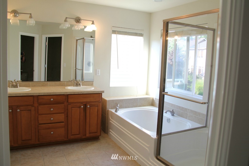 3530 160th Place Southeast Bothell, WA 98012 - Photo 9 of 14